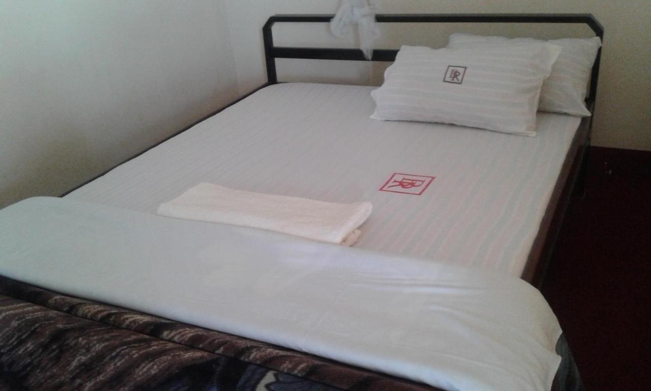 Brisk Hotel Triangle Njeru المظهر الخارجي الصورة