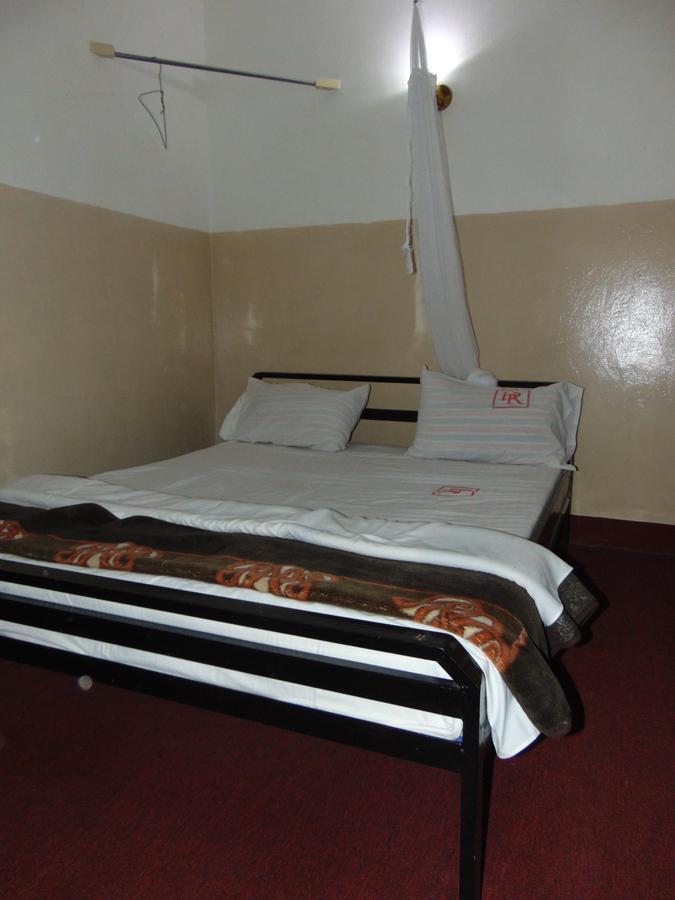 Brisk Hotel Triangle Njeru المظهر الخارجي الصورة