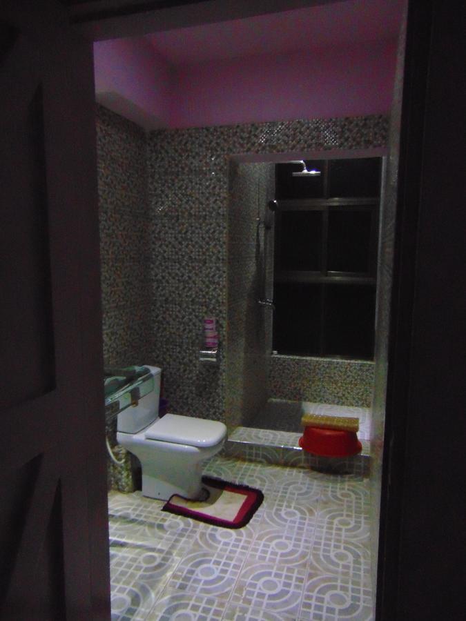 Brisk Hotel Triangle Njeru المظهر الخارجي الصورة