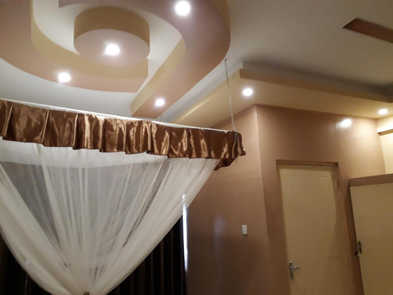 Brisk Hotel Triangle Njeru المظهر الخارجي الصورة
